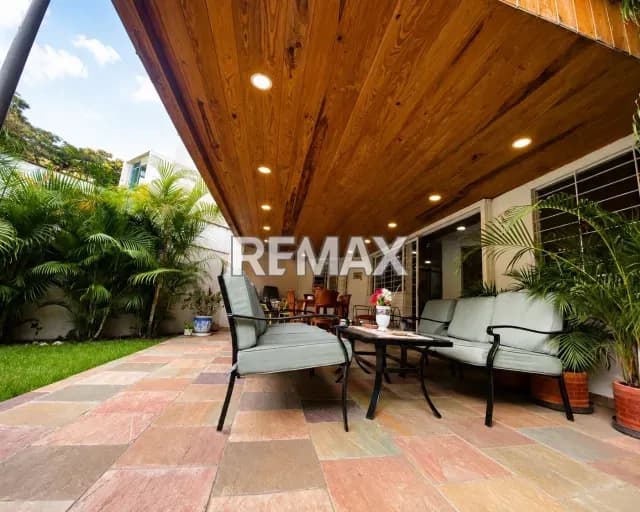 Apartamento Planta Baja en Venta en el Country Club, Caracas