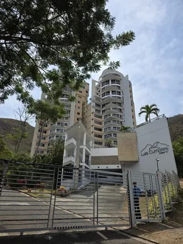 En Venta Bello Penthouse En Piedras Pintada Trigal Norte Mañongo..residencias Las Cumbres.a Estrenar Obra Blanca . 2 Pisos. 516 Mts2. 6 Habitaciones 5 Baños. Sala, Area Para Cocina Bello Balcón Clider