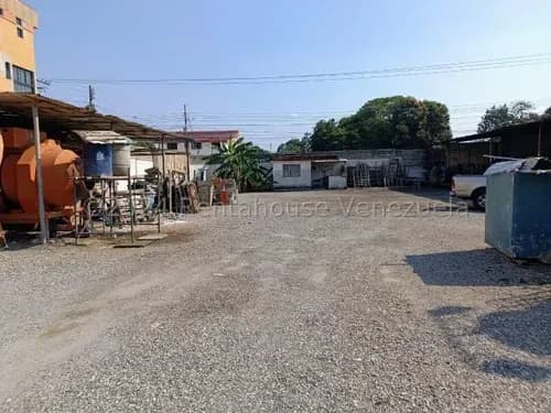 Ivonne Bracho Vende Terreno En Zona Céntrica De Barquisimeto Ideal Para Desarrollar Cualquier Tipo De Proyecto. #25-4309