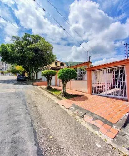 Casa De 1 Solo Nivel En Venta, Avenida Principal De Pueblo Nuevo Vía Polígono A Pie De Calle. Ia