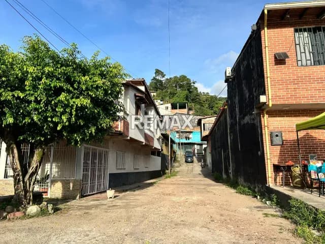 ALQUILER DE GALPON CON APARTAMENTO