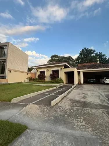 Exclusiva Casa Estilo Mediterranea. Villas De San Diego Country Club. Sgb19