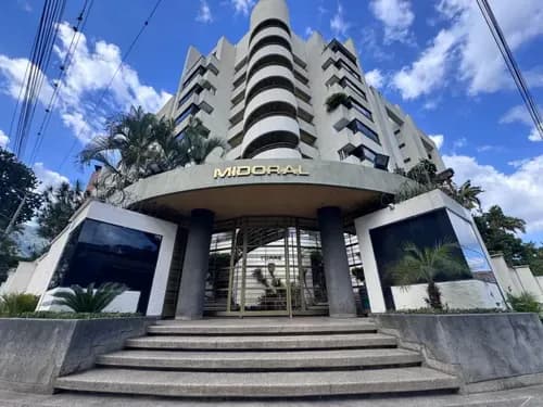 En Venta Amplio Apartamento En Montecristo