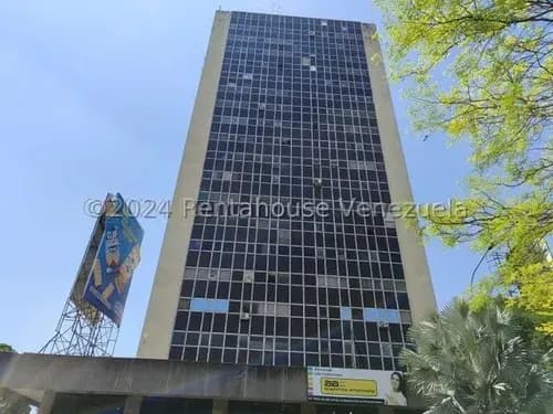 Deseas Invertir En Centro Odontológico Ubicado En El Corazon Comercial De Valencia - Las Acacias (25-3317) . Unidad De Servicios Generales Con Dos Baños, Armarios. Solo Clientes