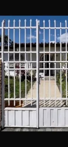 En Alquiler Hermosa Casa En El Castaño Calle Cerrada, Piscina , Jacuzzi Areas Verdes Salón De Fiestas , Amplios Espacios Y Vistas