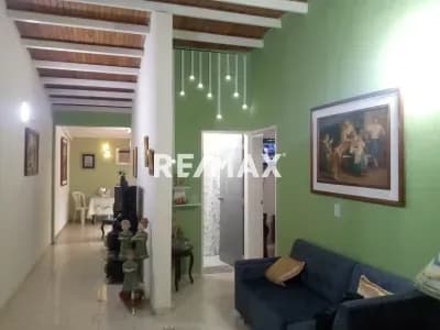En venta Hermosa y moderna Casa en la urbanización parque Residencial Miraflores