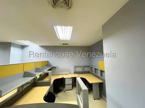 Dennymar, Tiene En Alquiler Espectacular Oficina Amplia En Optimas Condiciones Conectada A Planta Electrica En Exclusiva Zona Del Este De Barquisimeto B6a1201.