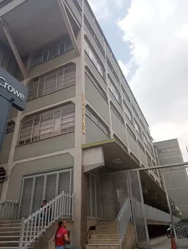 Venta De Fondo De Comercio De Restaurante Lunchería, Con Alquiler Del Local. Incluye Todo El Mobiliario Instalado, Equipos De Cocina Y Refrigeración.