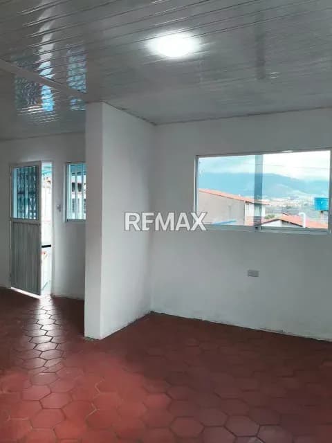 SE VENDE APARTAMENTO EN TARIBA