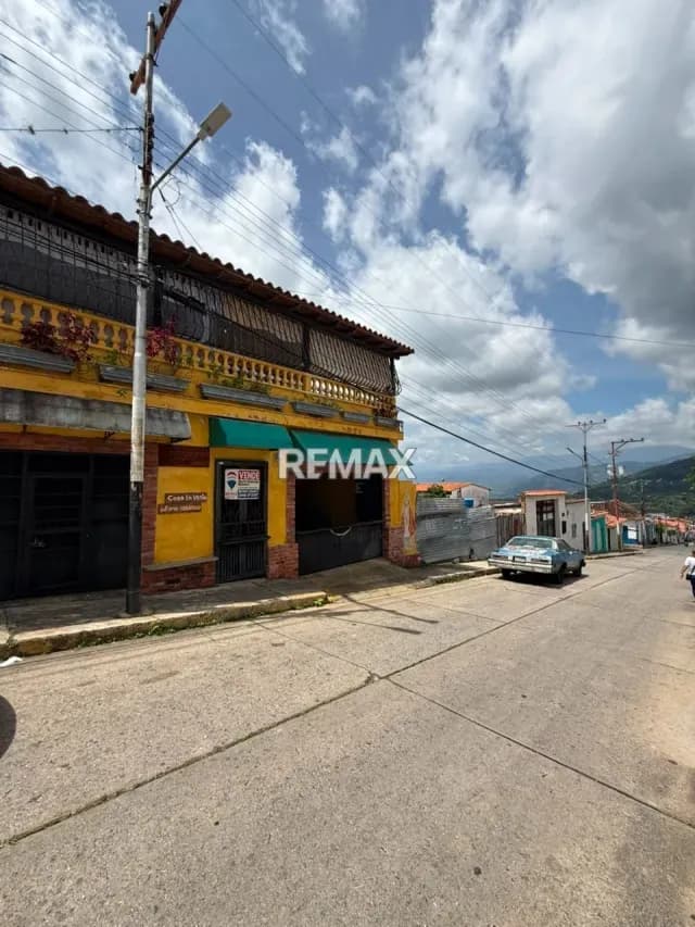 Amplia Propiedad en Venta Multiproposito Ubicada en Calle Bolivar Sector centro Escuque Estado Trujillo