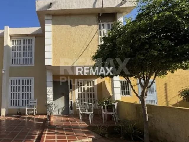 TOWNHOUSE EN URB NUEVA DEMOCRACIA, VILLA ESPERANZA, ZONA NORTE