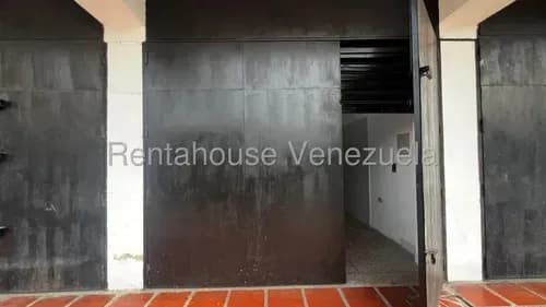 M&n Alquilan Local De 25 M2 Con Baños; Ubicado En Avda. Principal Y Comercial De Barquisimeto; Cercana Avda. Vargas: 26-16088