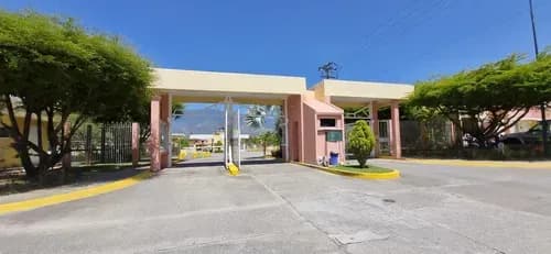 Casa Townhouse En Venta Estancias Las Margaritas Guatire. 26-14627. Jt