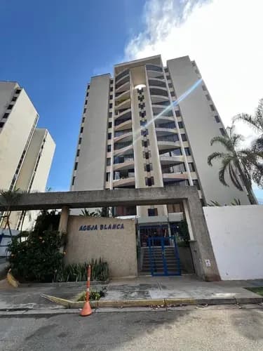 Alquiler De Apartamento En Los Mangos Cerca De La Clínica Ieq (cl)