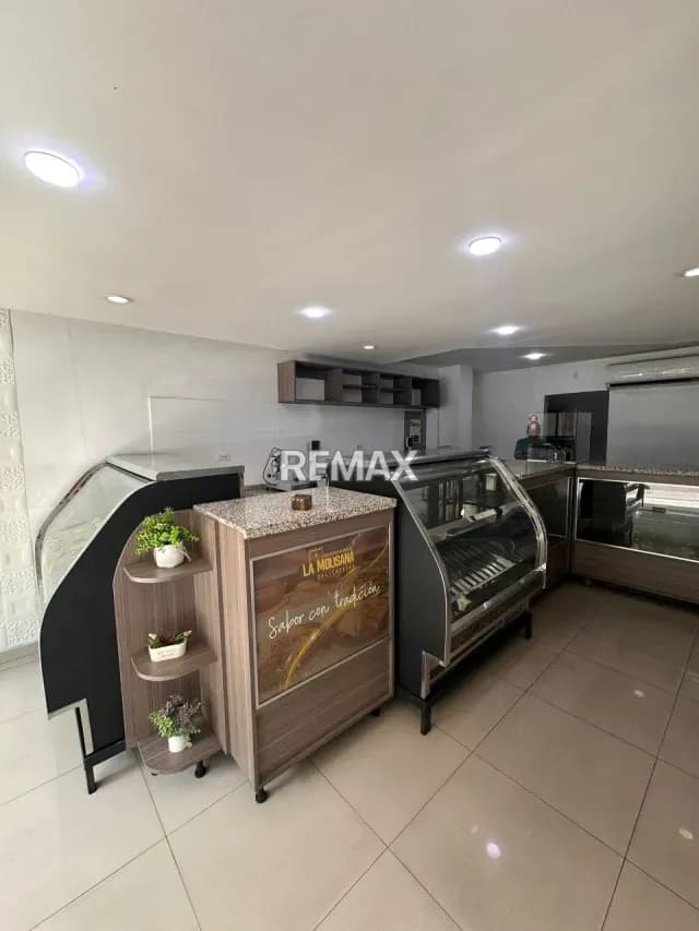 Local comercial en alquiler av bermudez