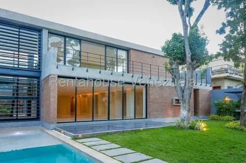 LG Vendo La Casa Nueva Mas Elegante Y Moderna En Calle Privada Con Piscina En La Urb. Prados Del Este