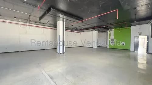 Alquilo Amplio Galpón Industrial Con Una Ubicación Estratégica, A Solo Metros De La Rómulo Gallegos, Boleita Norte !! Agenda Tu Cita..!!!