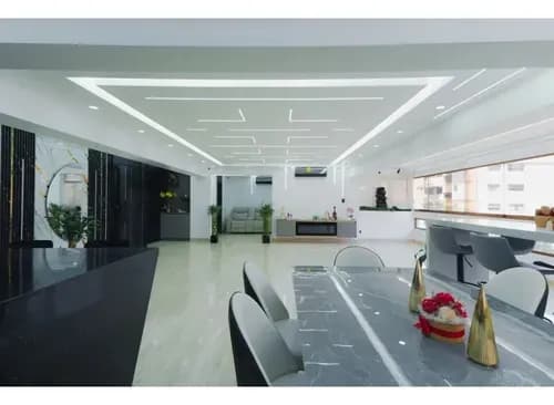 Apartamento Remodelado En Las Mercedes De 230mts