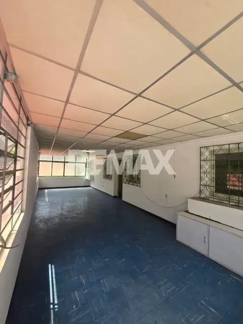 ALQUILER DE ANEXO EN CHACAO