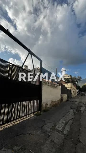 TERRENO LAS DELICIAS DE SABANA GRANDE 26-13