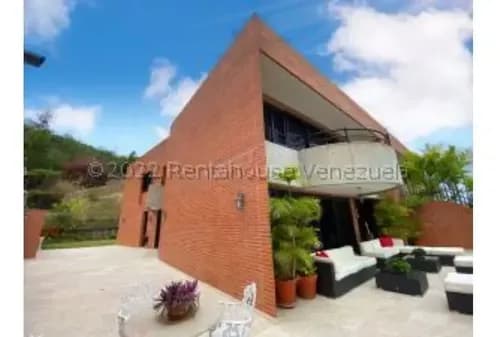#26-14370 Imponente Townhouse En Lomas De Sorocaima
