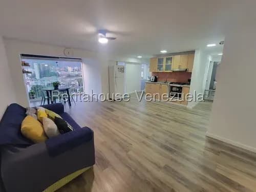 Apartamento En Venta En El Bosque Remodelado Oportunidad / Rf