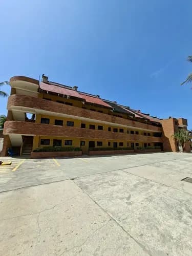 Se Vende Apartamento Amoblado En Tucacas Piscina Y Acceso A Playa