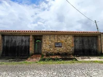 Casa en Sabaneta . Espacio y Naturaleza en un solo lugar