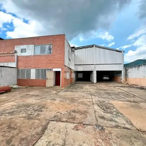 Galpón En Venta Barcelona Zona Industrial. Evergreen Rosa Maria