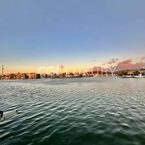 Cgi+ Luxury Vende Y Alquila Villa Estilo Neoclasico En La Urb. Las Villas