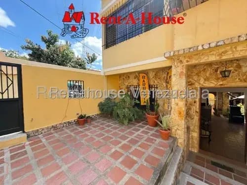 Casa Comercial En Alquiler En Los Chorros 26-11400
