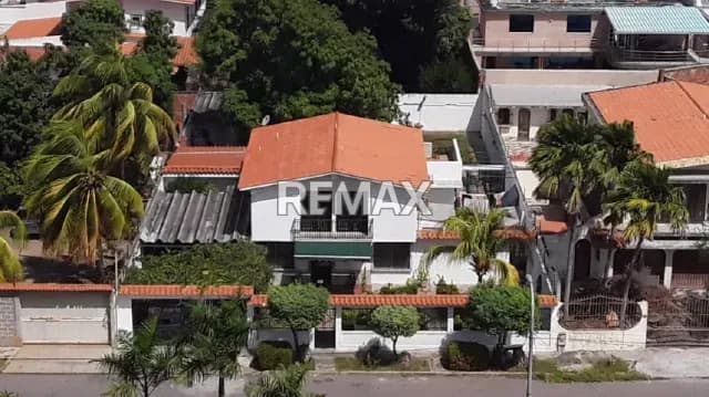 VENTA DE AMPLIA CASA EN LA URB. CUMBOTO NORTE. PUERTO CABELLO