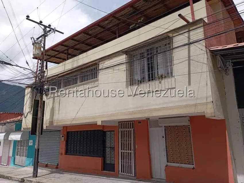 Casa (1 Nivel) en Venta en Avenida 5, Merida