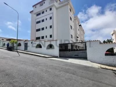 Apartamento en venta a estrenar en Urb Las Salias San Antonio de Los Altos