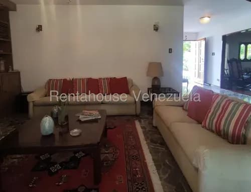 Casa En Venta En Macaracuay, Caracas 26-9451 Yf