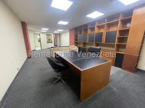 Oficina En Alquiler En Los Chaguaramos Para Tu Emrpesa 26-7136 Rd