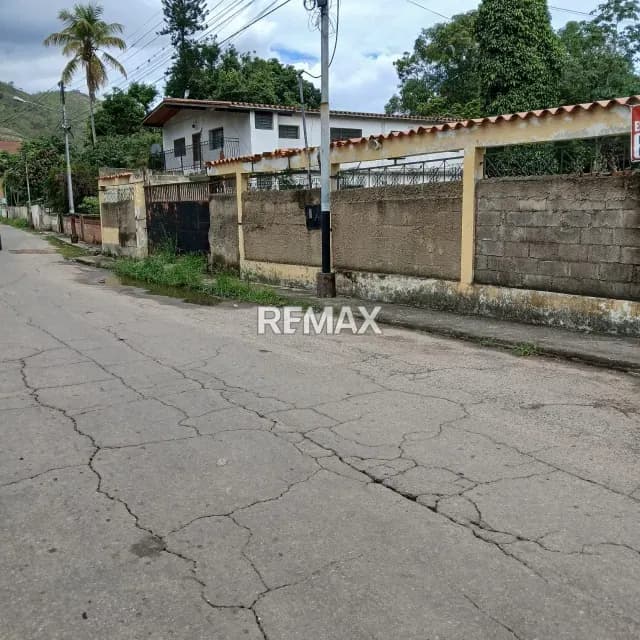 VENTA CASA PARA REMODELAR DE 1700MTS2