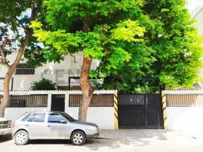 Alquiler de Local Comercial de 200 m2 en La Carlota- Caracas