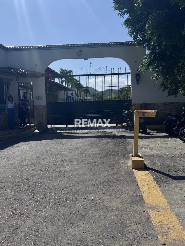 EN VENTA. CASA EN URB LA MANTUANA COUNTRY CLUB