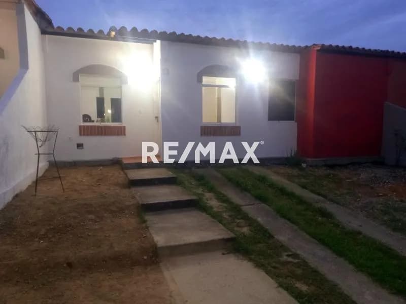 Casa equipada en alquiler Urb Lo Cerezos II