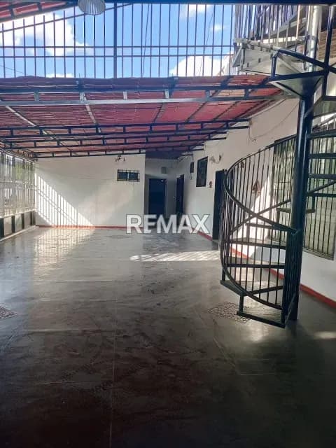 EN VENTA HERMOSA CASA CON 14 HABITACIONES EN URB. BRISAS DEL ORINOCO, MATURÍN-MONAGAS