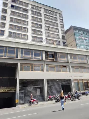 Alquiler O Venta Con Opcion A Compra Local/oficina - Ubicación Estratégica En La Av. Lecuna, Caracas (jll)