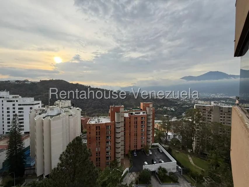 Apartamento (1 Nivel) en Alquiler en Los Naranjos del Cafetal, Distrito Metropolitano