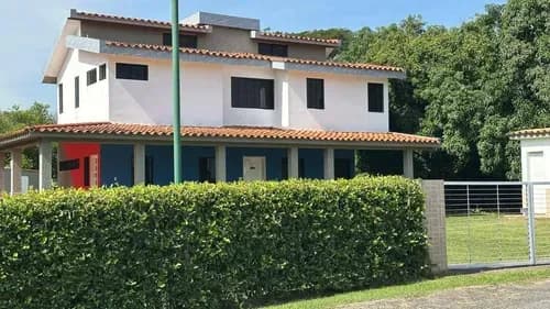 Np Casa Dos Niveles, Ubicada En La Urb. Privada Safary Country Club Código 326782