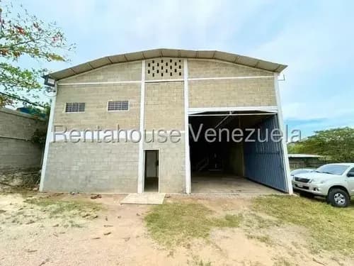 Galpon En Venta Barquisimeto Zona Este Cercado Codigo 2 5 1 5 4 1 6 Mildred Cuenta Con Area De Terreno De 5632mts Construido 1000 Posee Un Tanque De 100000lsts Y Lus Trifasica Oficinas Cercado