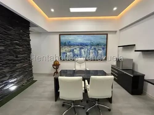 Diana Blanco Vende Espectacular Y Moderna Oficina En El Este, Con 84 Mts2, 3 Baños, 3 Espacios ( Sala De Espera, Oficina Y Sala De Reuniones), Kitchenette, Planta Eléctrica, A/a Integral. 26-7982