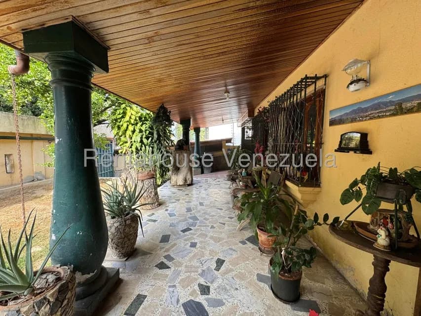Casa (1 Nivel) en Venta en Prados del Este, Distrito Metropolitano