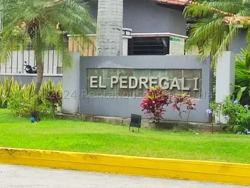 Diana Blanco Vende Espectacular Casa Tipo Apartamento Al Este De Barquisimeto, Con Doble Vigilancia, Estacionamiento Techado.