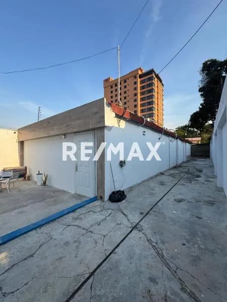 Local en venta en La Alegría - entre la Viña y la Av Bolivar ubicación insuperable.