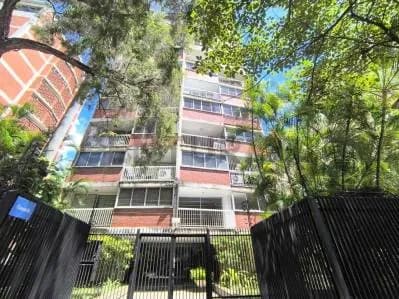 EN VENTA: Amplio y Exclusivo Apartamento en Chuao – Residencias Cunaviche